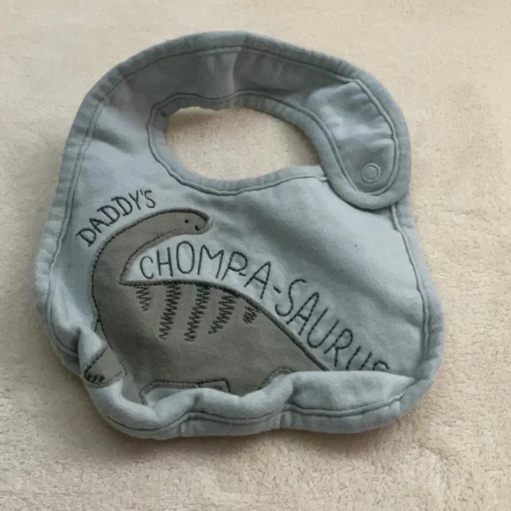 Bibs - Picture 4 of 11